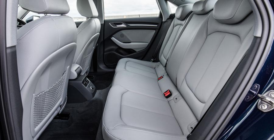 Интерьер Audi A3 Sedan 1.4 TFSI (8V) 2016 года  (AU) (фото 6 из 8)